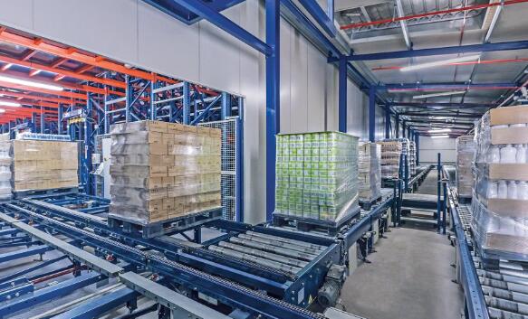 使用自動輸送系統簡化您的操作