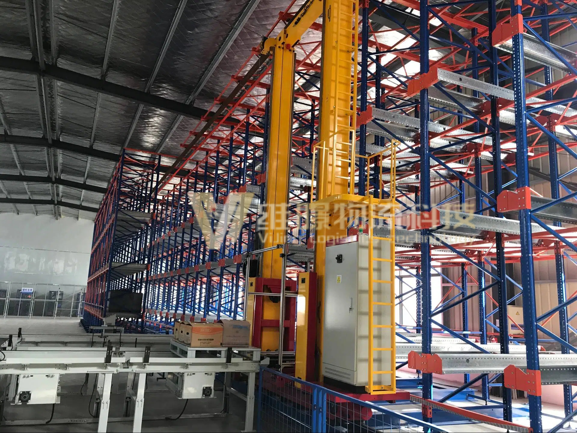 穿梭車式貨架的核心優勢:解決傳統倉儲痛點